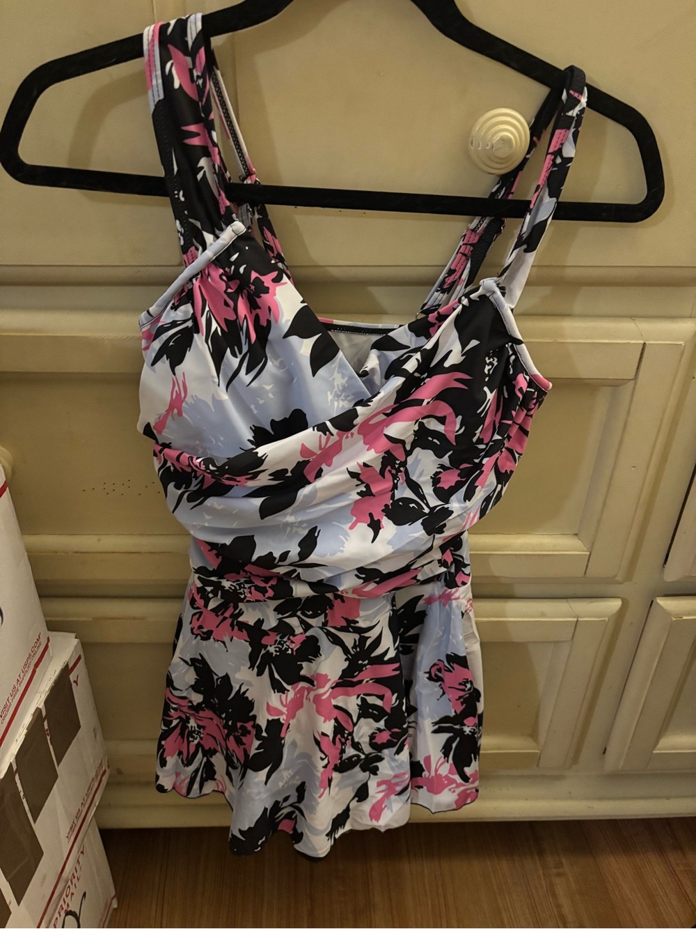 Pink Black White Floral swimsuit dress size medium,Bnwot